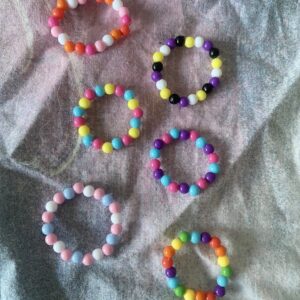 Bague LGBT+ en perles