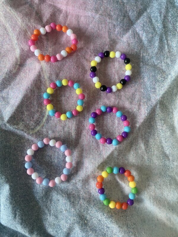 Bague LGBT+ en perles